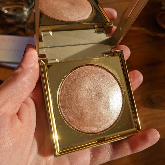 Stila Heavens Hue Highlighter - Picture 1 of 4